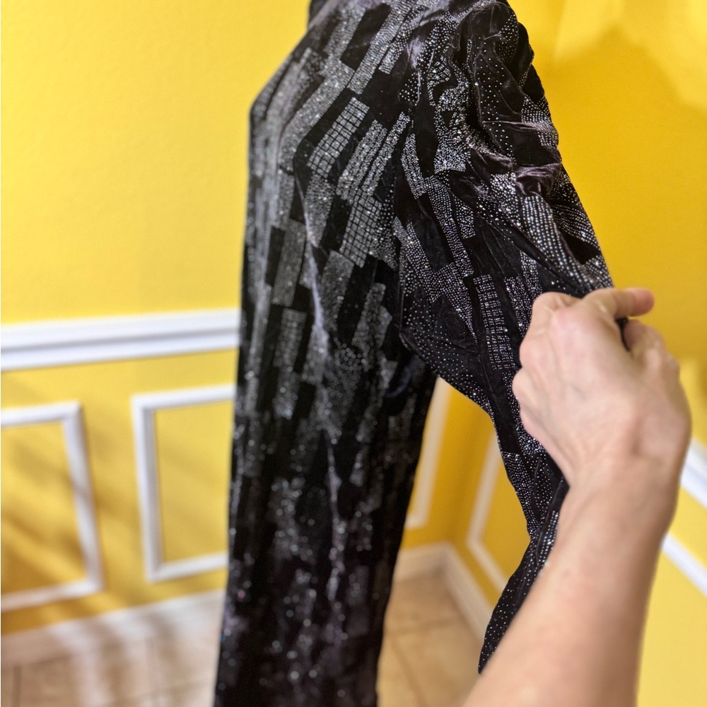 Neiman Marcus Black and Silver Patterned Dress - Picture 4 of 17